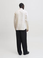 Ladda upp bild till gallerivisning, model_shot-back