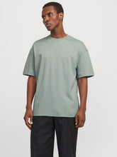 Ladda upp bild till gallerivisning, model_shot-front