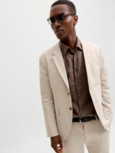 Ladda upp bild till gallerivisning, model_shot-creative