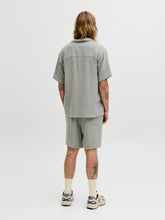 Ladda upp bild till gallerivisning, model_shot-back