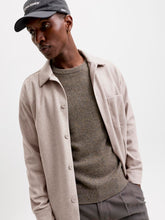 Ladda upp bild till gallerivisning, model_shot-creative