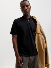 Ladda upp bild till gallerivisning, model_shot-creative