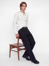 Ladda upp bild till gallerivisning, model_shot-creative