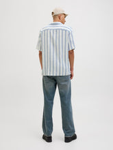 Ladda upp bild till gallerivisning, model_shot-back