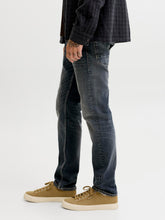 Ladda upp bild till gallerivisning, model_shot-detail