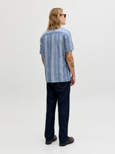 Ladda upp bild till gallerivisning, model_shot-back