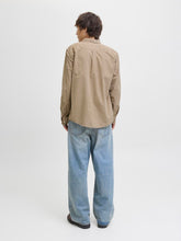 Ladda upp bild till gallerivisning, model_shot-back
