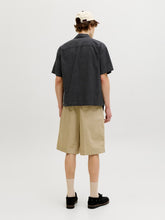 Ladda upp bild till gallerivisning, model_shot-back