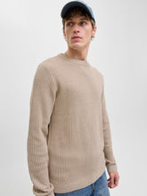 Ladda upp bild till gallerivisning, model_shot-creative