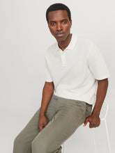 Ladda upp bild till gallerivisning, model_shot-creative