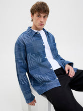 Ladda upp bild till gallerivisning, model_shot-creative