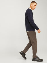 Ladda upp bild till gallerivisning, model_shot-creative