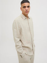 Ladda upp bild till gallerivisning, model_shot-creative
