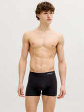 Ladda upp bild till gallerivisning, model_shot-creative