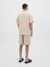 Ladda upp bild till gallerivisning, model_shot-back