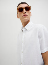 Ladda upp bild till gallerivisning, model_shot-creative