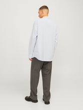 Ladda upp bild till gallerivisning, model_shot-back