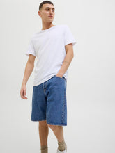 Ladda upp bild till gallerivisning, model_shot-creative