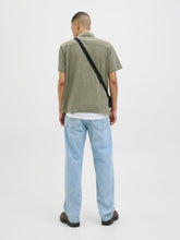 Ladda upp bild till gallerivisning, model_shot-back