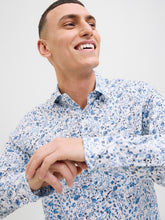 Ladda upp bild till gallerivisning, model_shot-creative