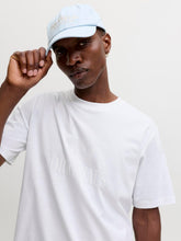 Ladda upp bild till gallerivisning, model_shot-creative