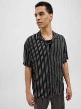 Ladda upp bild till gallerivisning, model_shot-creative