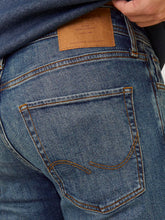 Ladda upp bild till gallerivisning, model_shot-detail