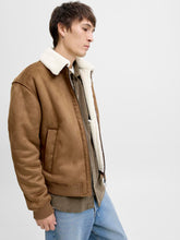 Ladda upp bild till gallerivisning, model_shot-creative