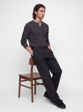 Ladda upp bild till gallerivisning, model_shot-creative