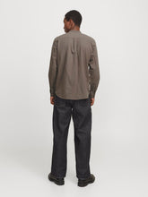 Ladda upp bild till gallerivisning, model_shot-back