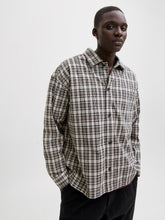 Ladda upp bild till gallerivisning, model_shot-creative