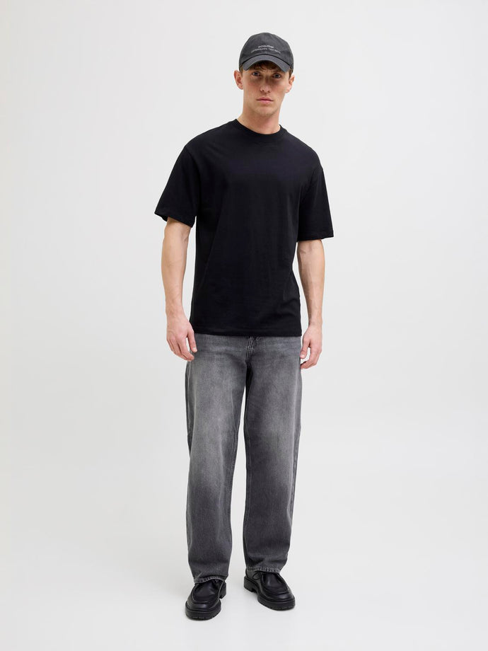 model_shot-front_full