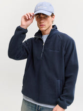 Ladda upp bild till gallerivisning, model_shot-creative
