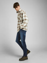 Ladda upp bild till gallerivisning, model_shot-creative
