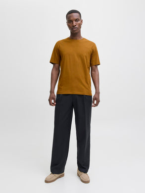 model_shot-front_full