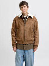 Ladda upp bild till gallerivisning, model_shot-front
