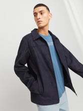 Ladda upp bild till gallerivisning, model_shot-creative
