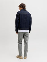 Ladda upp bild till gallerivisning, model_shot-back
