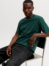Ladda upp bild till gallerivisning, model_shot-creative

