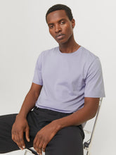 Ladda upp bild till gallerivisning, model_shot-creative
