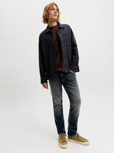 Ladda upp bild till gallerivisning, model_shot-creative
