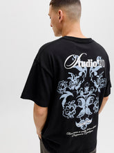 Ladda upp bild till gallerivisning, model_shot-creative
