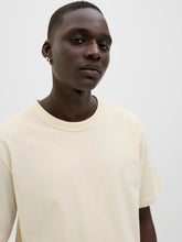 Ladda upp bild till gallerivisning, model_shot-creative
