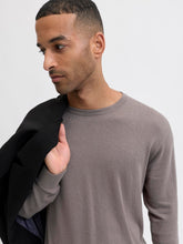 Ladda upp bild till gallerivisning, model_shot-creative
