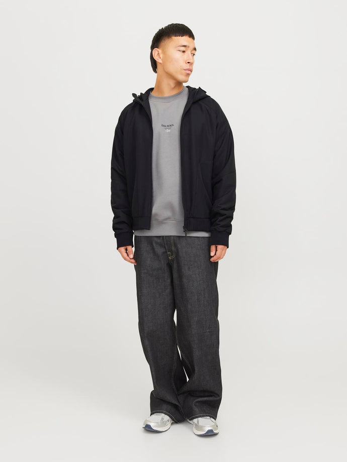 model_shot-front_full