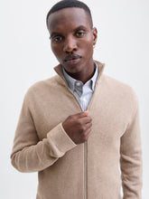 Ladda upp bild till gallerivisning, model_shot-creative
