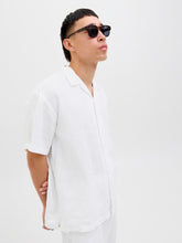 Ladda upp bild till gallerivisning, model_shot-creative
