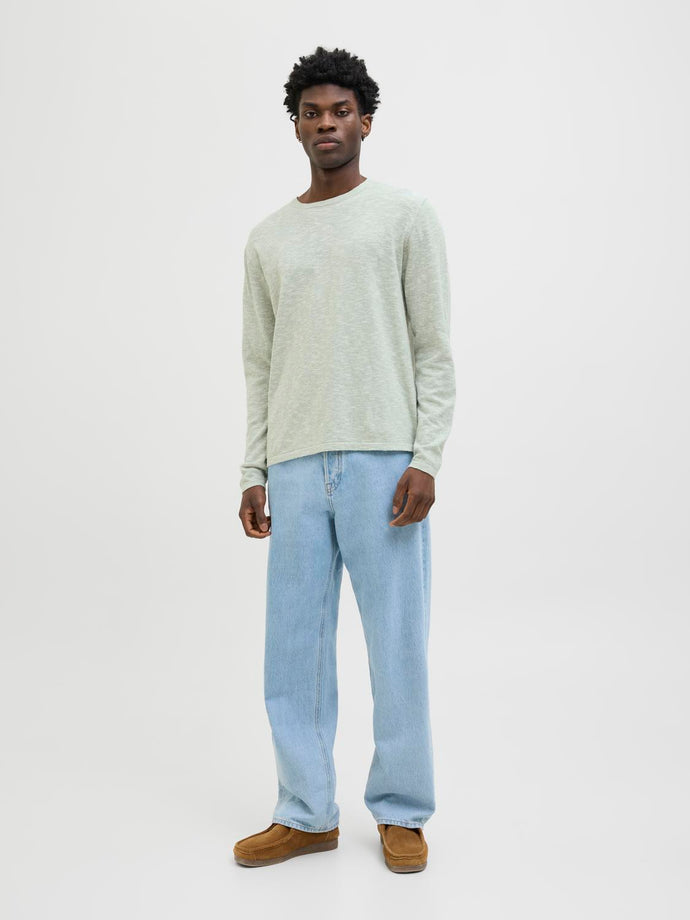 model_shot-front_full