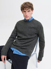 Ladda upp bild till gallerivisning, model_shot-creative
