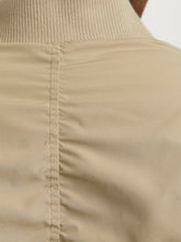 Ladda upp bild till gallerivisning, model_shot-detail
